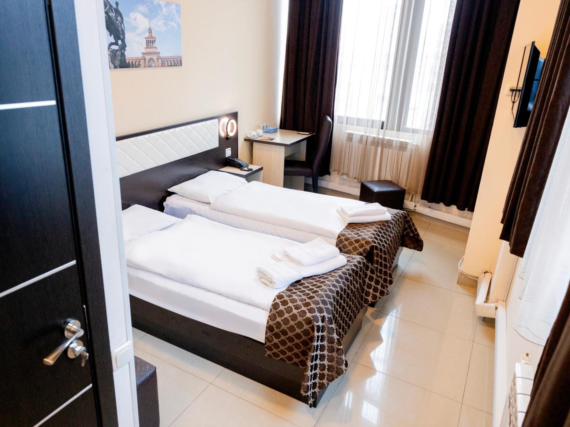 Comfort Hotel เยเรวาน ภายนอก รูปภาพ