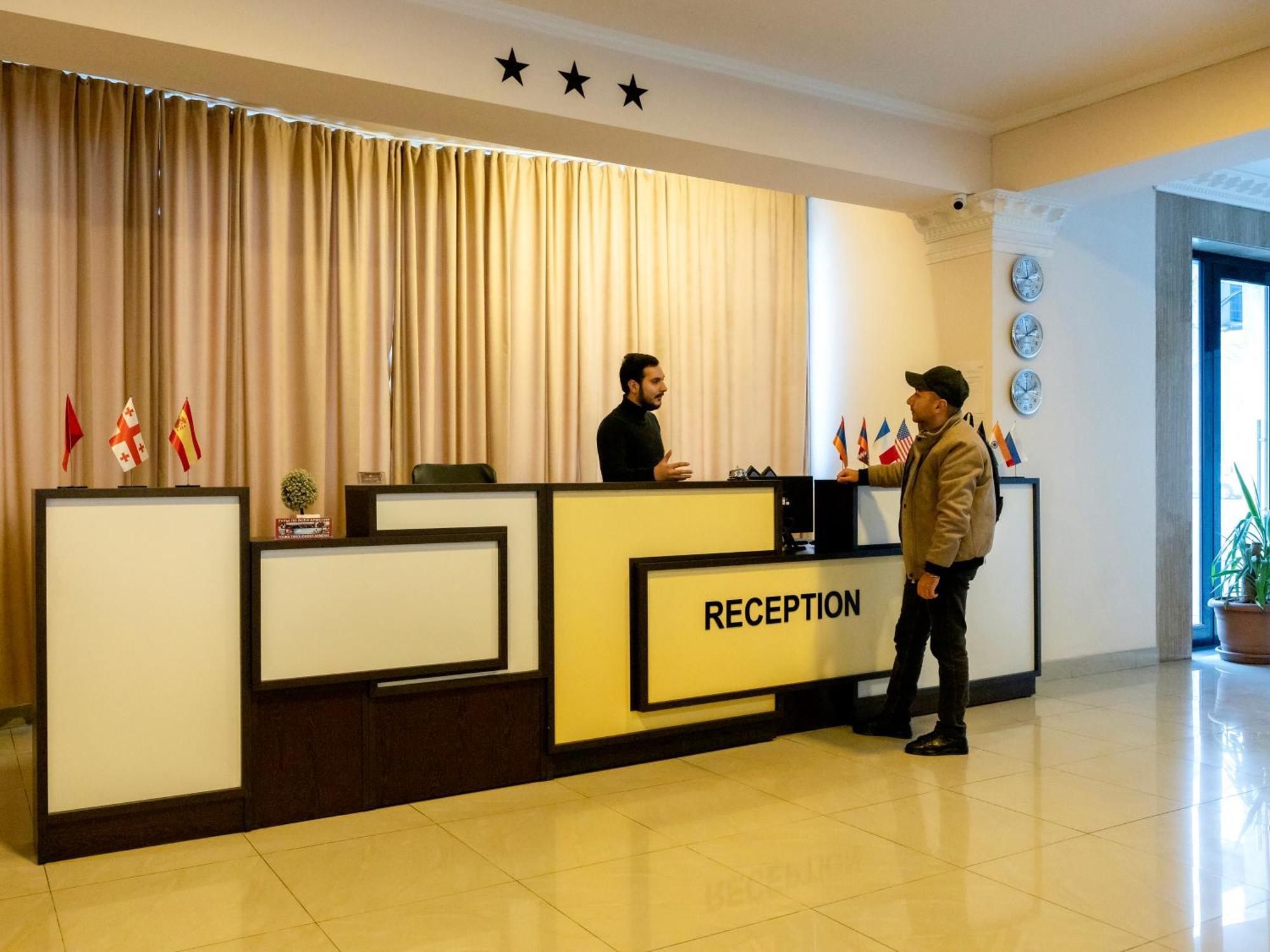 Comfort Hotel เยเรวาน ภายนอก รูปภาพ